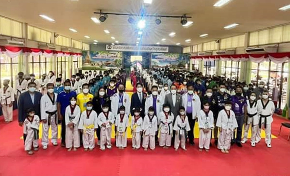 นายกอบจ.อุตรดิตถ์ เปิดอบรมพัฒนาความเป็นเลิศทางด้านกีฬา “Sport Clinic”