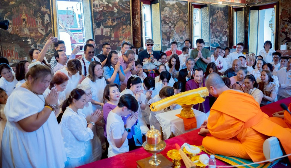 ศิลปินจิตอาสาร่วม “ห่มผ้าพระบรมเจดีย์ภูเขาทอง” สืบสานพุทธศาสนา ปี 2569
