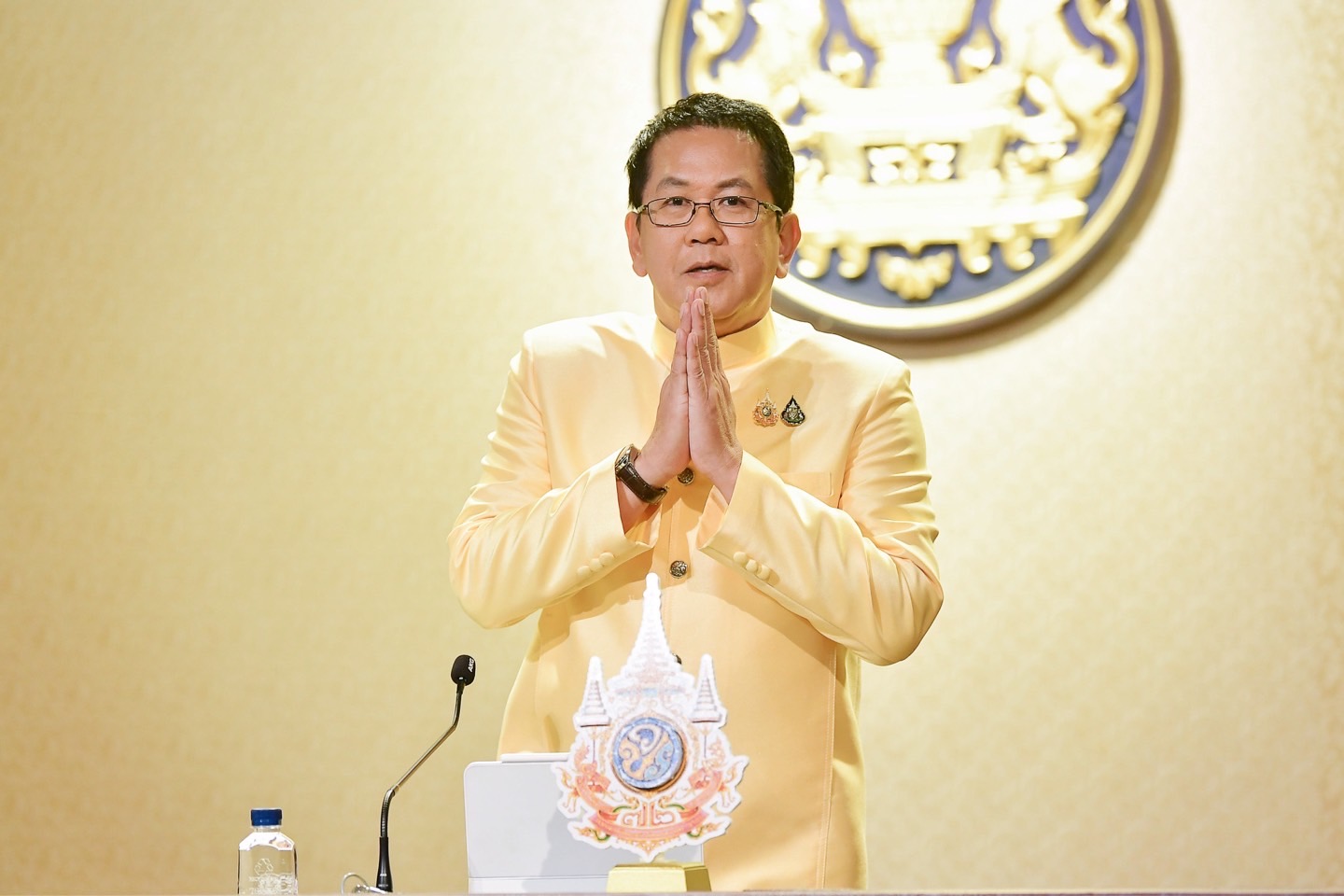 พลังศรัทธา! ประชาชน เข้าสักการะพระบรมสารีริกธาตุ “พระเขี้ยวแก้ว” เนืองแน่น “รัฐบาล” แนะเตรียมตัวก่อนเดินทาง