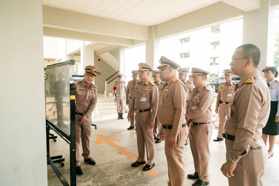 ประธาน กบพ.ตรวจเยี่ยมบ้านพัก ขรก.กองทัพเรือสัตหีบ มุ่งพัฒนาคุณภาพชีวิตกำลังพล ​  