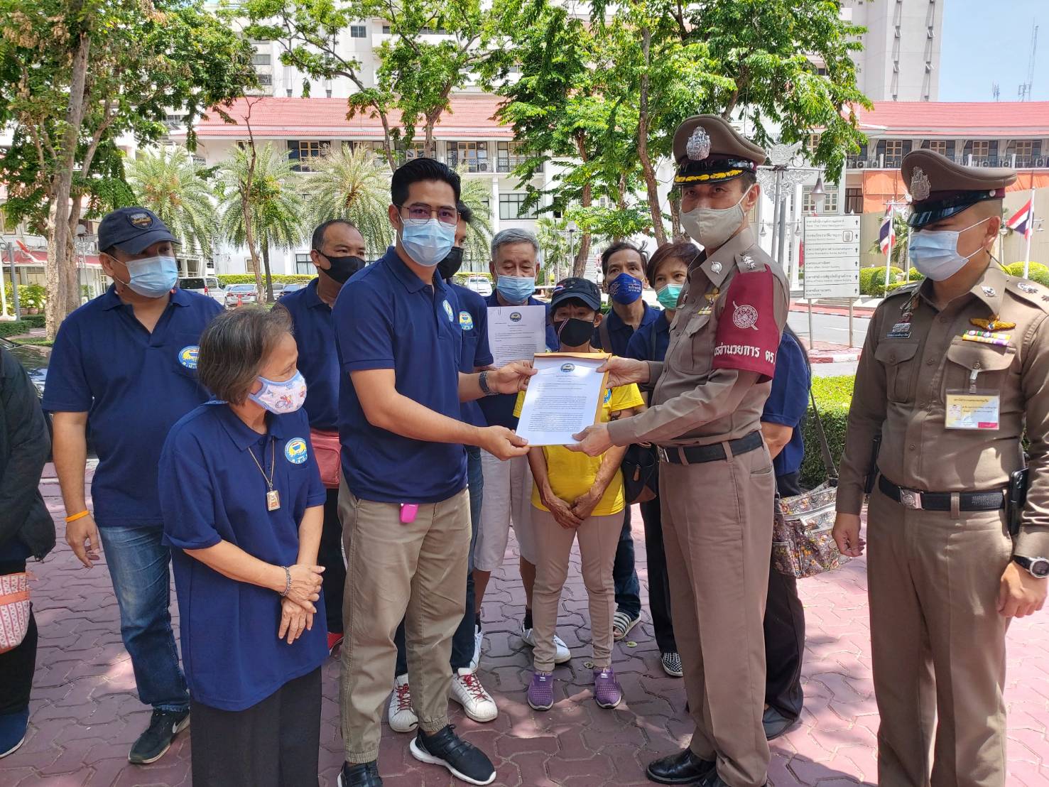 ศปปส.จี้ ตร.เร่งติดตามตัวผู้ร่วมกระทำความผิดคดี "ร่วมกันเผาพระบรมฉายาลักษณ์