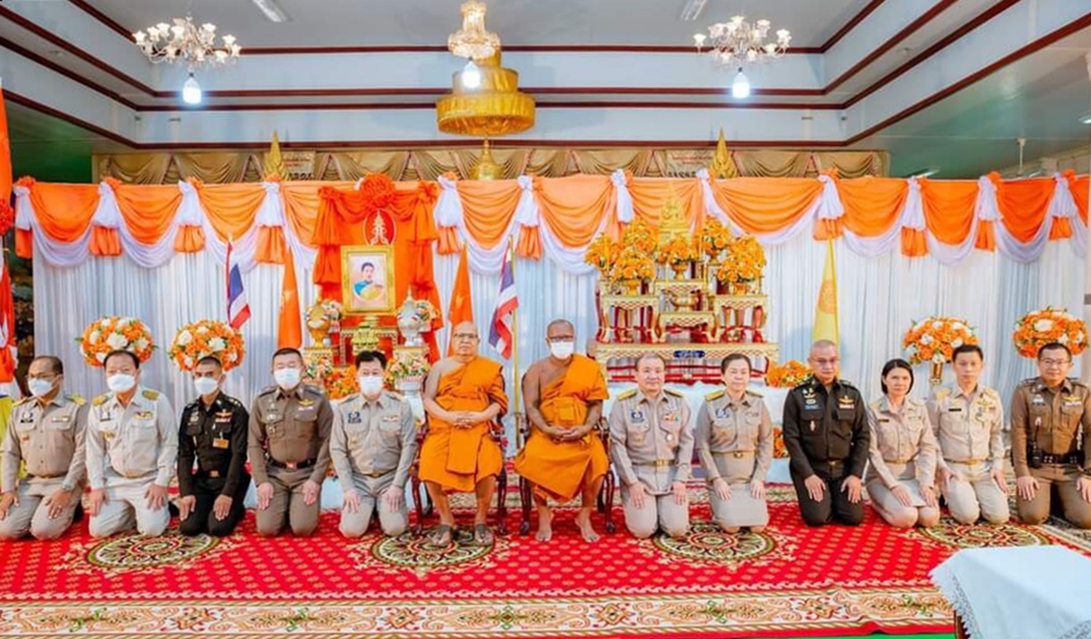 ผู้ว่าฯนครนายก นำ ขรก.-ปชช. ร่วมพิธีเจริญพระพุทธมนต์และเจริญจิตตภาวนา ถวายพระพรชัยมงคลแด่ "พระองค์ภา"