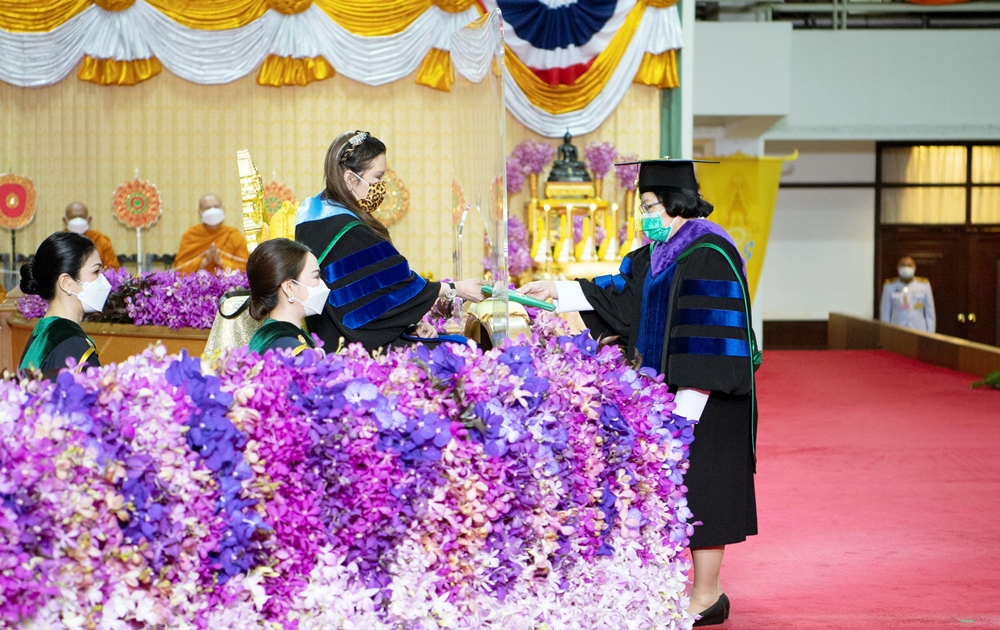 "รศ.คุณหญิงสุมณฑา พรหมบุญ" รับปริญญาปรัชญาดุษฎีบัณฑิตกิตติมศักดิ์ สาขาวิชาวิทยาศาสตร์ศึกษา