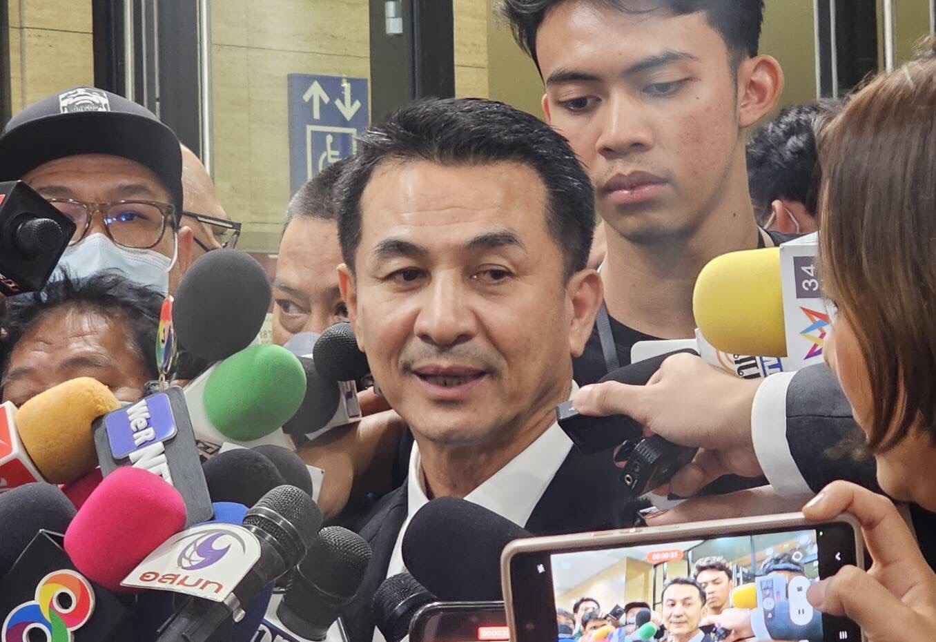"หมอชลน่าน" เผยแสวงหาเสียงโหวตเลือกนายกฯให้ถึง 376 เสียง ชี้แข่งเก้าอี้ "รอง ปธ.สภาคนที่ 1" แค่สีสัน 