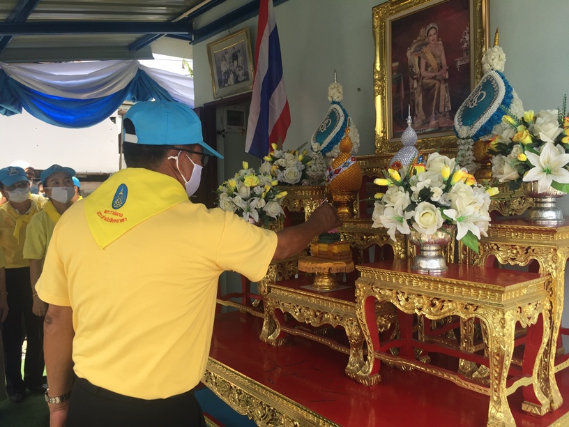 ผู้ว่าฯอ่างทอง พร้อมนายกเหล่ากาชาดมอบบ้านตามโครงการซ่อมสร้างบ้านสานฝันให้กับผู้ยากไร้  2563