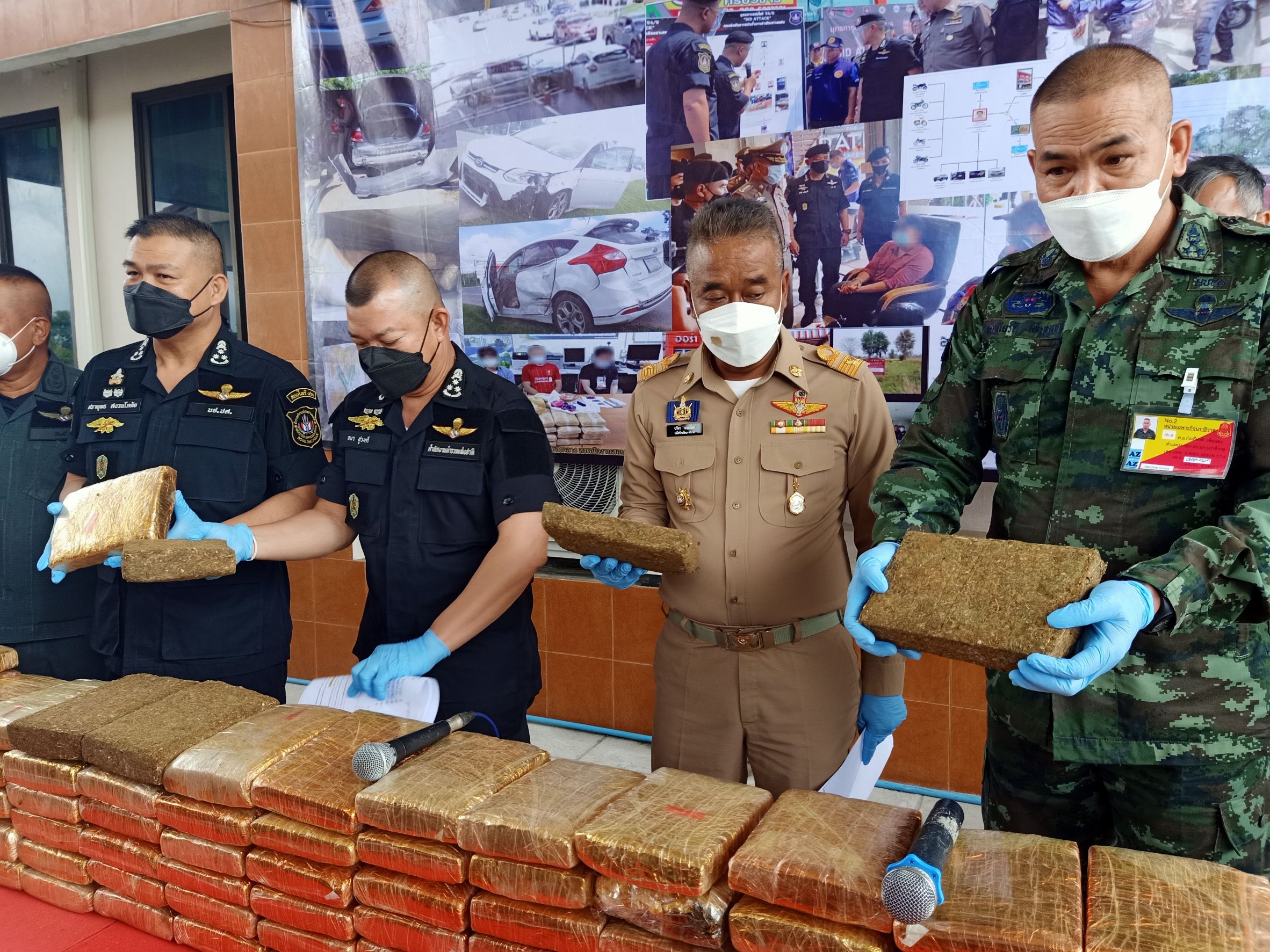ผช.ผบ.ตร.บินด่วนลงนราแถลงผลเปิดยุทธการสยบไพรีค้น 2 จังหวัด ทลายเครือข่ายยาเสพติดจับ 3 ผู้ต้องหายึดทรัพย์มูลค่า62 ล้านบาท