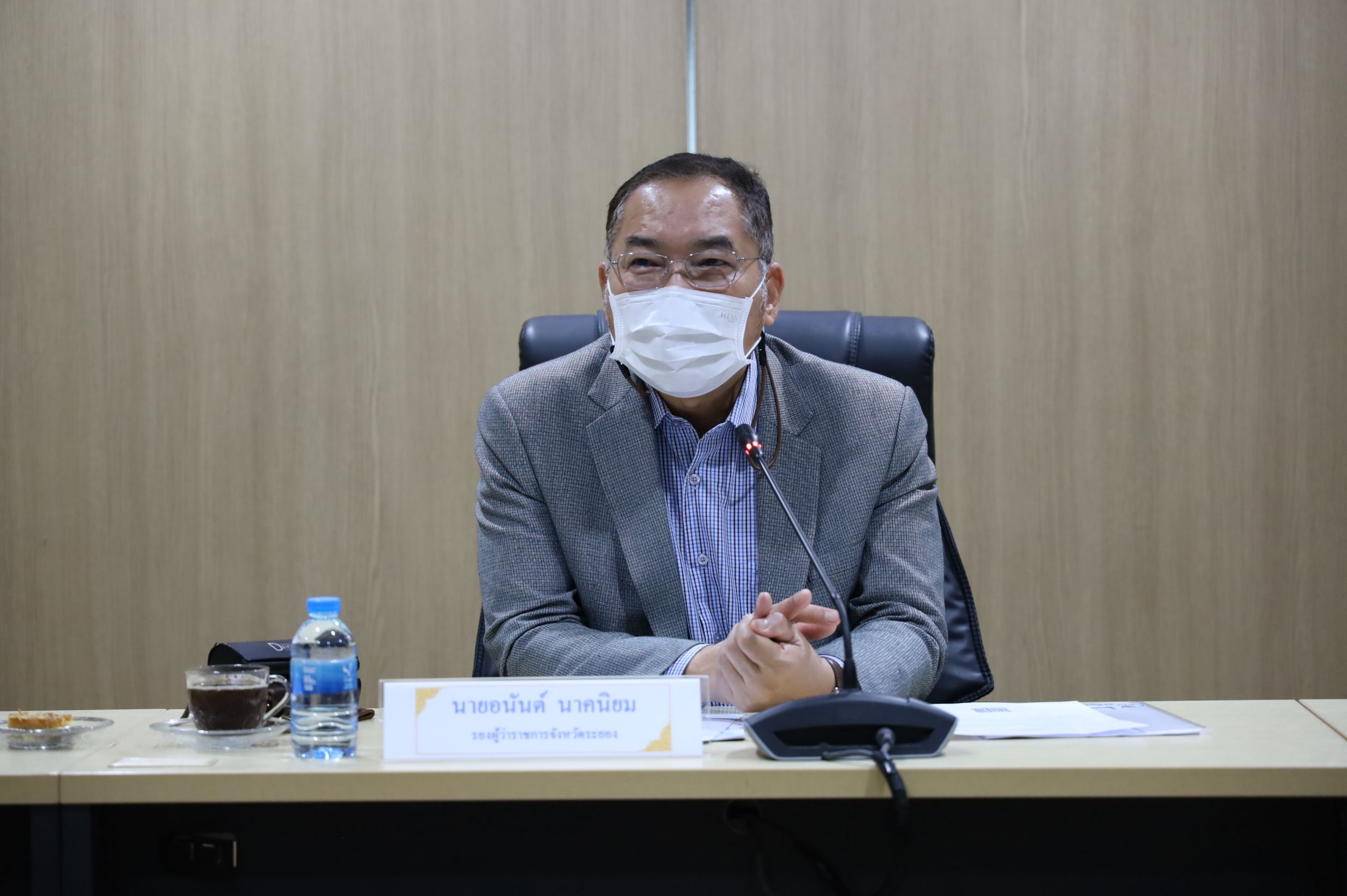 จ.ระยองจัดประชุมคณะทำงานพัฒนาสถานที่จำหน่ายอาหารพื้นที่ชายทะเล หาดแหลมเจริญ -​หาดสุชาดา 