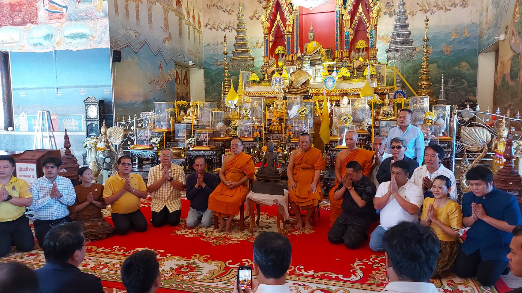 หนองคาย ชาวคุ้มวัดศรีคุณเมืองเฮ ได้พระพุทธรูปทรงเครื่องปางทรงพิจารณาชราธรรมกลับคืน หลังถูกขโมยไปนานถึง 32 ปี