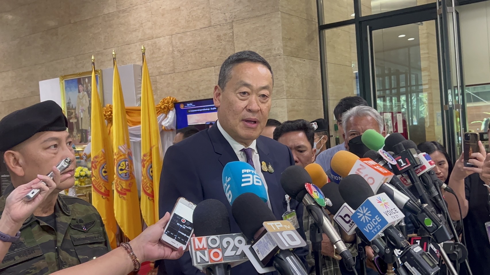 "เศรษฐา" ประทับใจ "ช้างศึก" ตีเสมอ "โสมขาว" บอก 26 มี.ค. นี้ ไปชมติดขอบสนาม ติง "สส.พท." เปิดเว็บเถื่อนดูบอล บอกรู้อะไรควรไม่ควร 