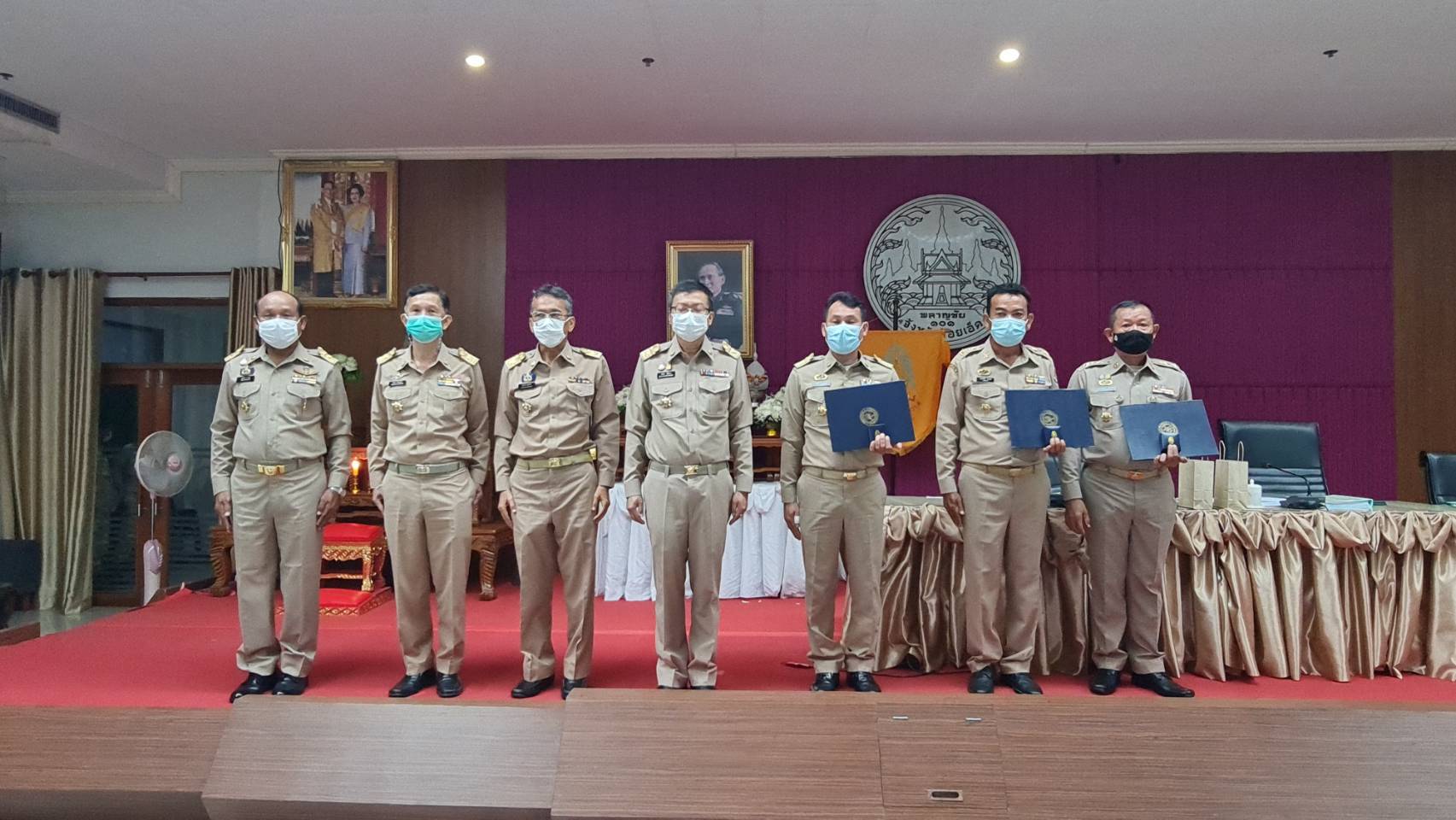 กองอาสารักษาดินแดนจังหวัดร้อยเอ็ด จัดพิธีมอบเครื่องหมาย "รักษาดินแดนยิ่งชีพ"
