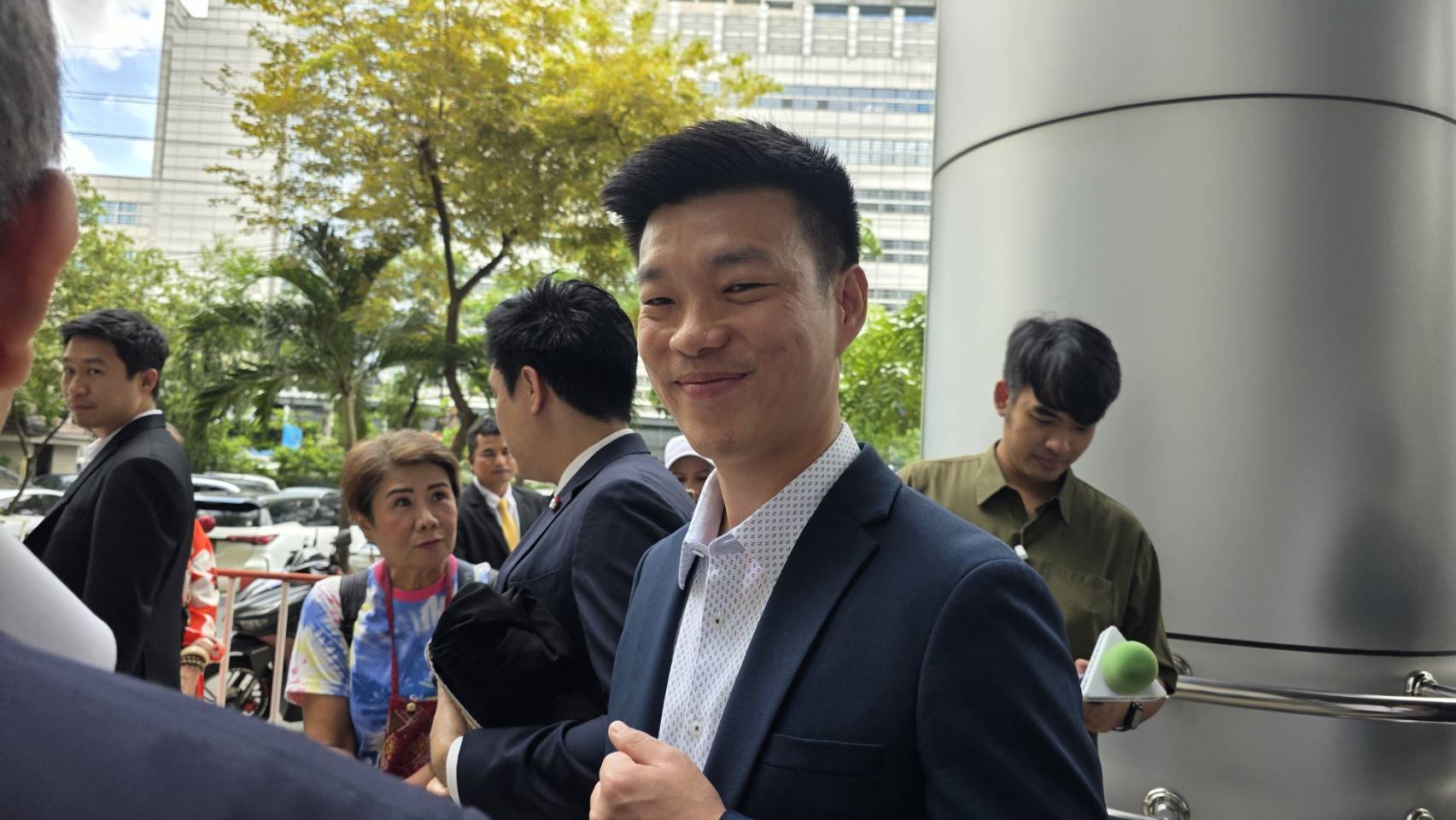 "ณัฐพงษ์" นำทีม สส.ประชาชน สู้คดีหมิ่น 300 ล้าน บ.พลังงานยักษ์ใหญ่ ศาลนัดไต่สวนมูลฟ้อง