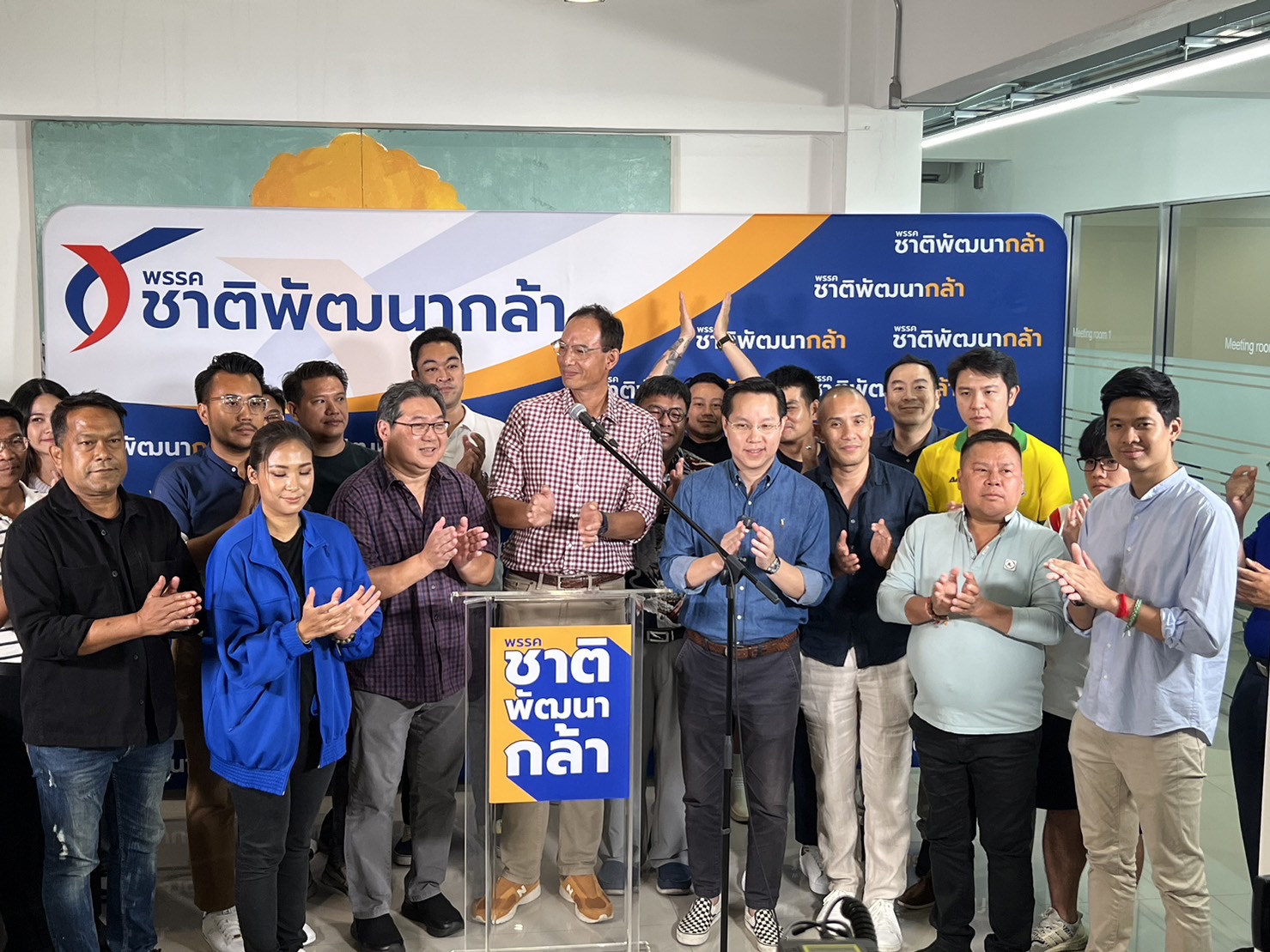 "กรณ์" ลั่นทุกเสียงจะไม่เสียเปล่า ลุยแก้เศรษฐกิจปากท้อง รื้อโครงสร้างพลังงาน 