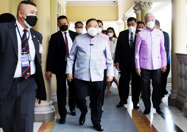 “บิ๊กป้อม” กำชับ “อาคม” คุยแบงค์ชาติ ตรึงค่าเงินบาทที่ 35 หวั่นซ้ำรอยต้มยำกุ้ง 