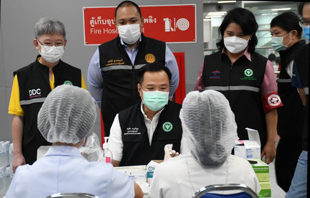 "อนุทิน" เผยใช้สถานีกลางบางซื่อ เป็นจุดบริการฉีดวัคซีนบุคลากรครู พื้นที่ กทม.-ปริมณฑล