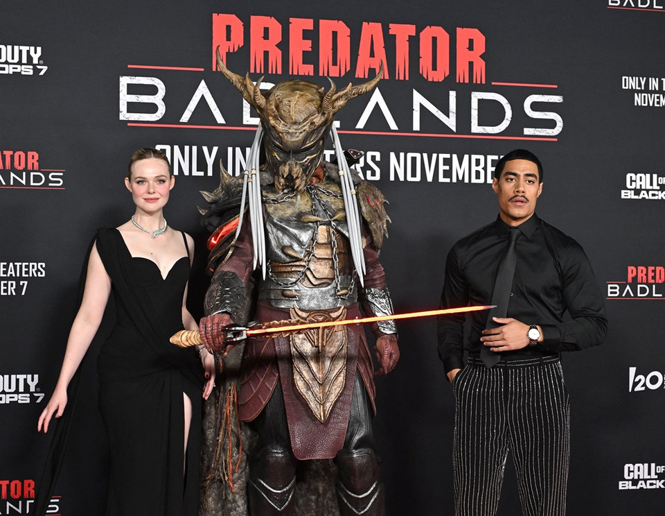 "เอลล์ แฟนนิง" ควงพระเอกนิวซีแลนด์ เปิดตัวยิ่งใหญ่หนัง "Predator : Badlands" รอบปฐมทัศน์ ที่ลอสแอนเจลิส