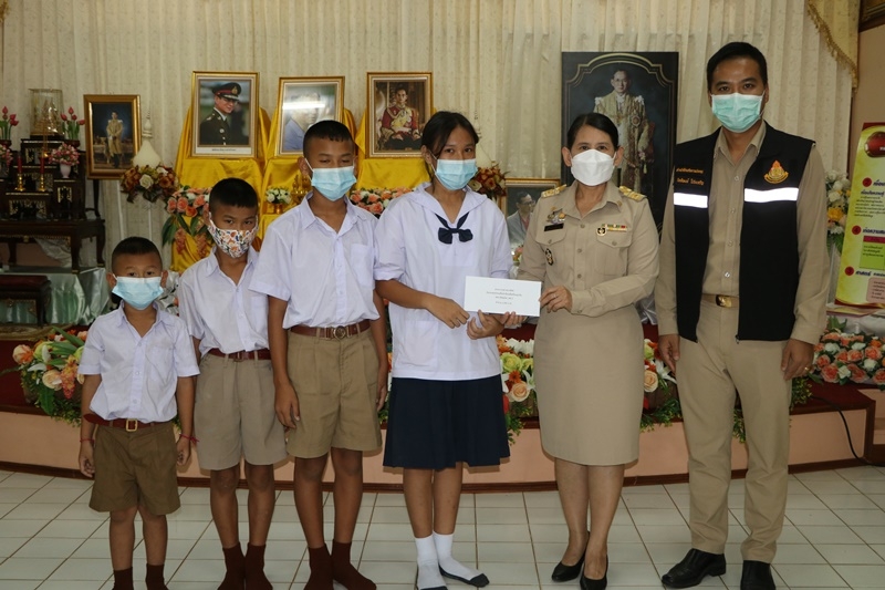 ช่วย 5 นร.พี่น้องครอบครัวยากจน 