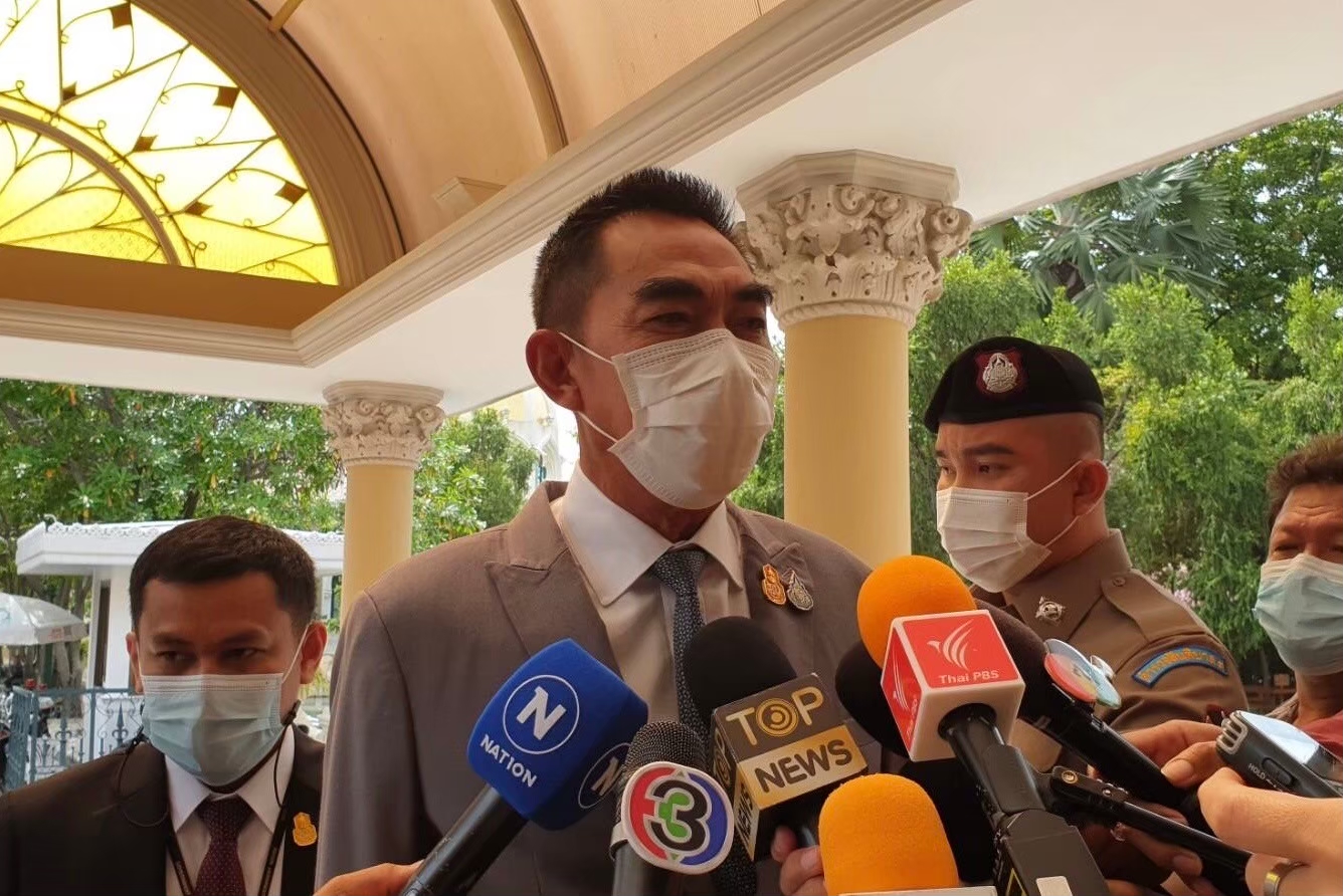 "เลขาฯสมช." เชื่อ "ผู้นำชาติเอเปค" เข้าใจไทยคง "พรก.ฉุกเฉิน" ยันจับ "บก.ฟ้าเดียวกัน" เป็นเรื่องของ กม.