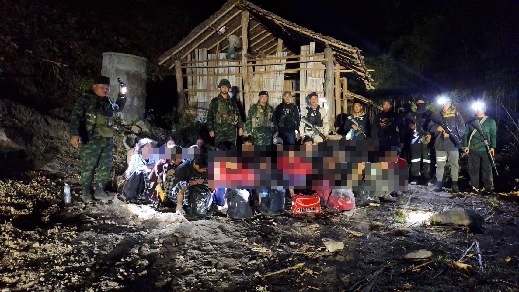 เจ้าหน้าที่จับกุมต่างด้าวลักลอบเข้าเมือง 21 คนแถมตรวจพบยาบ้า