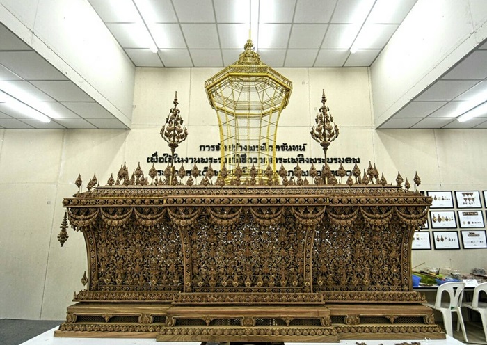 “พระหีบจันทน์”งามวิจิตรลายเครือเถาครุฑ