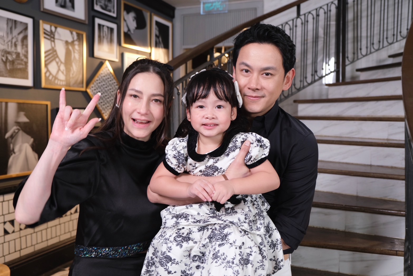 "ฟลุค-นาตาลี" เล่าโมเมนต์งานแต่งสุดอลัง แค่ชุดเจ้าสาวก็ซื้อคอนโดได้ 1 หลัง!