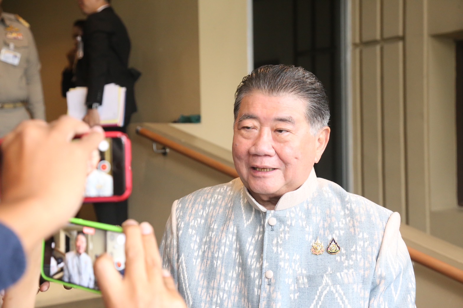 "ภูมิธรรม" ยัน "เพื่อไทย"  ไม่ใช่คนเริ่มแก้ รธน. ปมจริยธรรม ชี้เป็นข้อเสนอ "พรรคร่วม" ยก สส. แก้รธน. สง่างามไม่แพ้ สสร. 