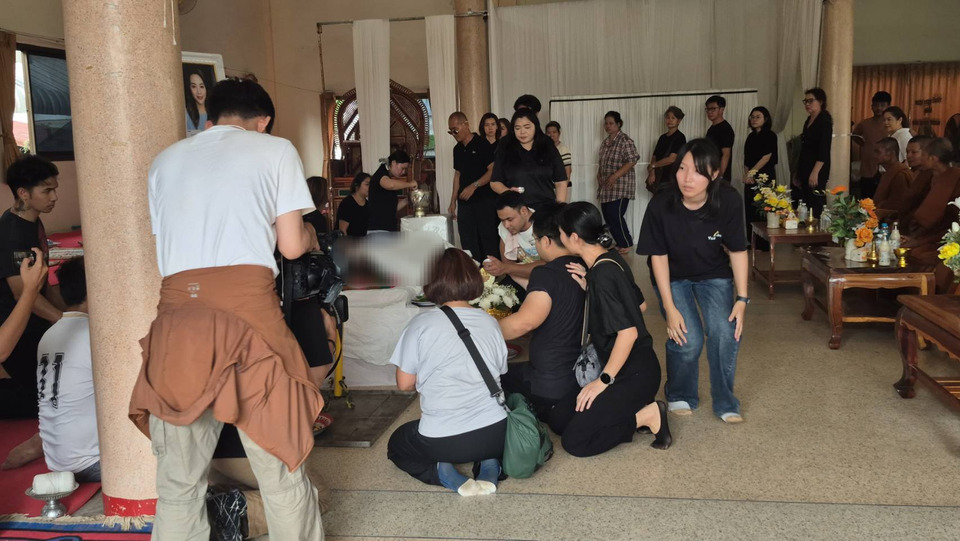 ตาสุดเศร้าส่งหลานสาวเหยื่อรองสารวัตรปืนโหด เผยแยกกันอยู่ 3 ปีไม่คิดสูญเสีย ตร.คุมฝากขังค้านประกัน 