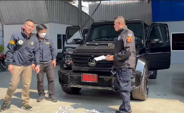 ตำรวจไซเบอร์เข้าค้นอู่แต่งรถที่โคราช 1 ใน 3 จุด คดี "เบนซ์ เดม่อน"