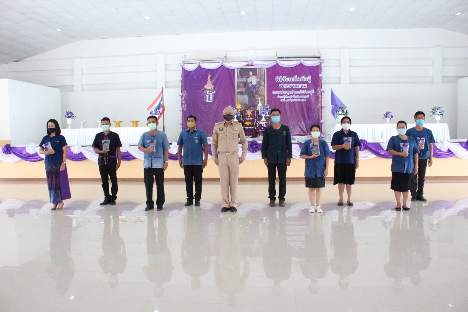 นายกเทศมนตรีตำบลพุเตยร่วมพิธีรับพระราชทานเมล็ดพันธุ์ผัก