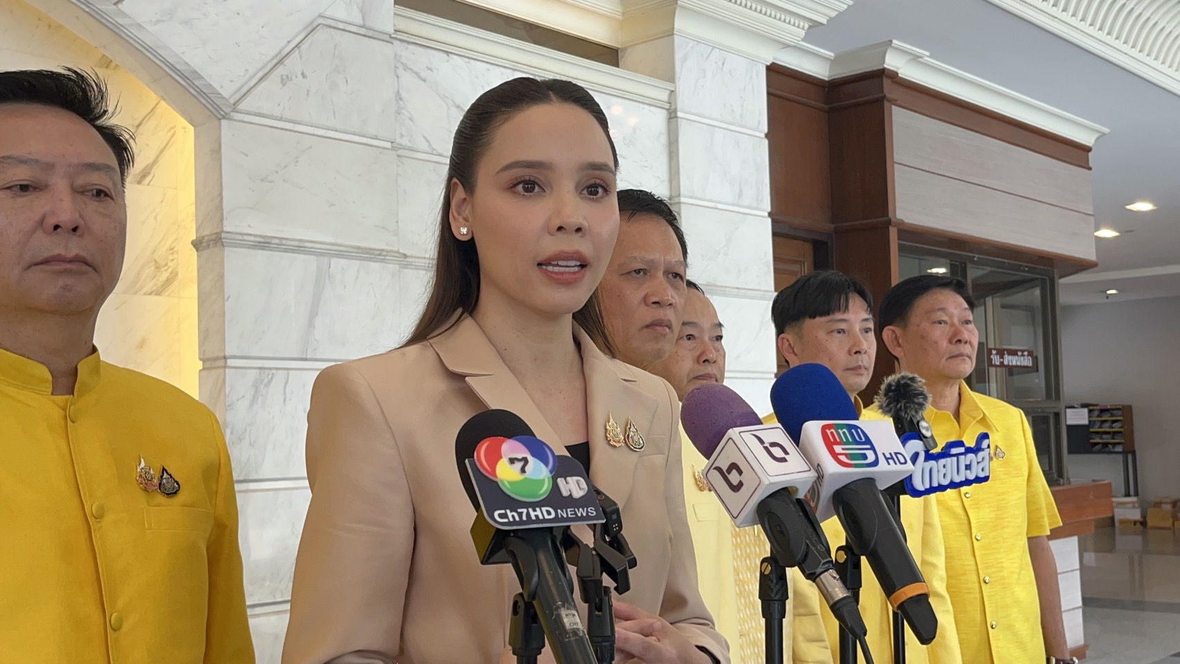 “อนุทิน-ซาบีดา” เตรียมลงพื้นที่ “เมืองคอน-สุราษฏร์ฯ” ติดตามสถานการณ์น้ำท่วม-ให้กำลังใจประชาชนพรุ่งนี้ 