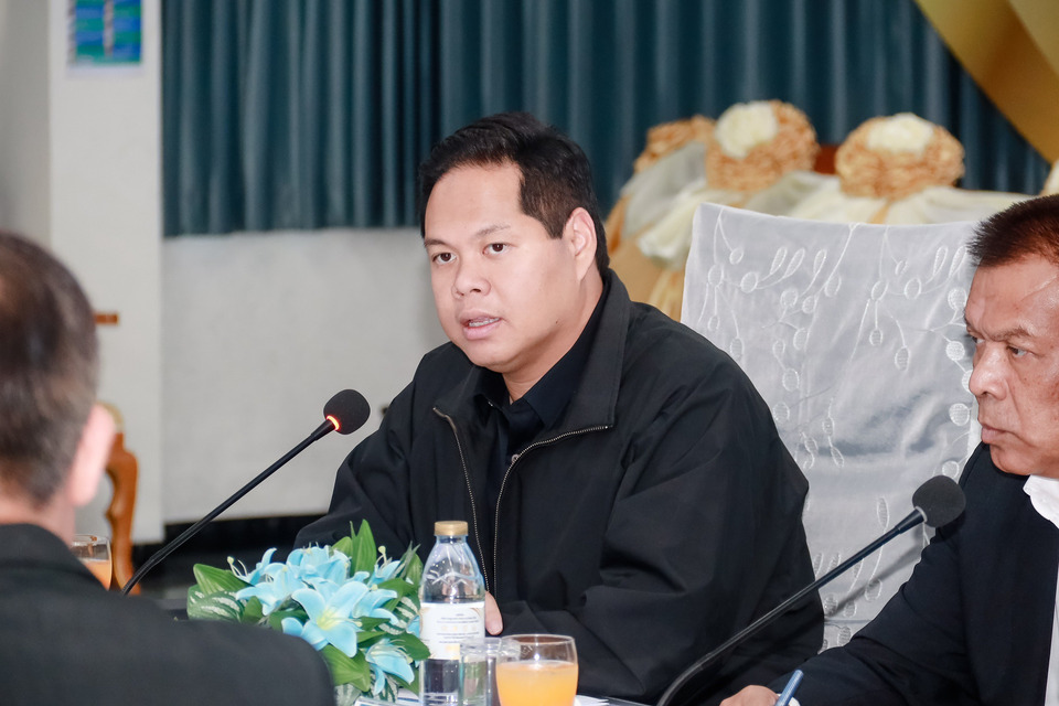 “สรรเพชญ” ติดตามตึก 9 ชั้น รพ.สงขลา ย้ำไม่ทุบทิ้ง เร่งเดินหน้าโครงการ สั่งรื้อเครนใน 3 วัน