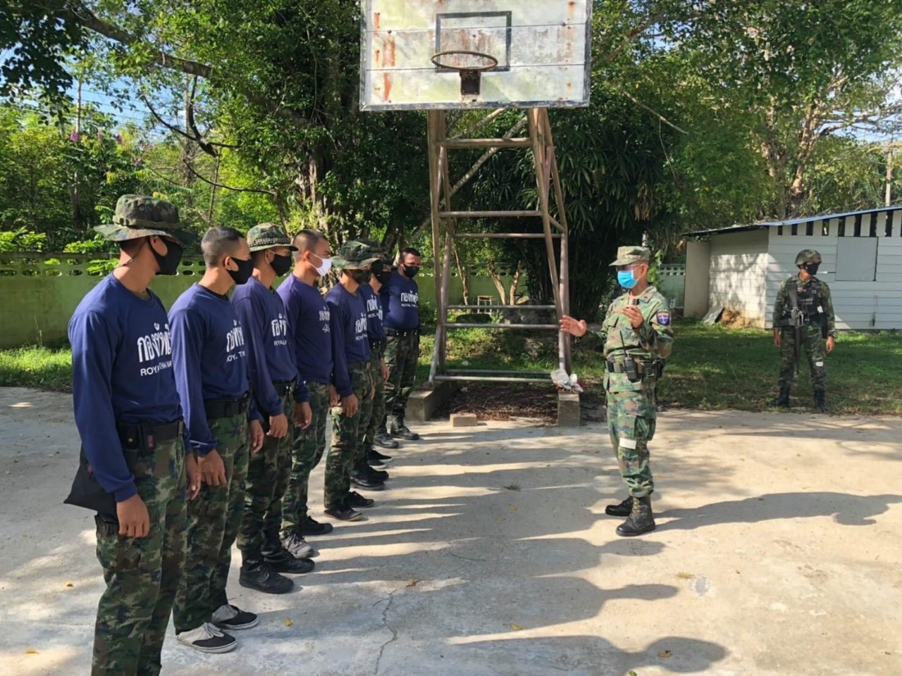 ทหารพรานนาวิกโยธิน ร่วมทำความสะอาด Big Cleaning ศูนย์กักกันเฝ้าระว้งโรคไวรัสโควิด 
