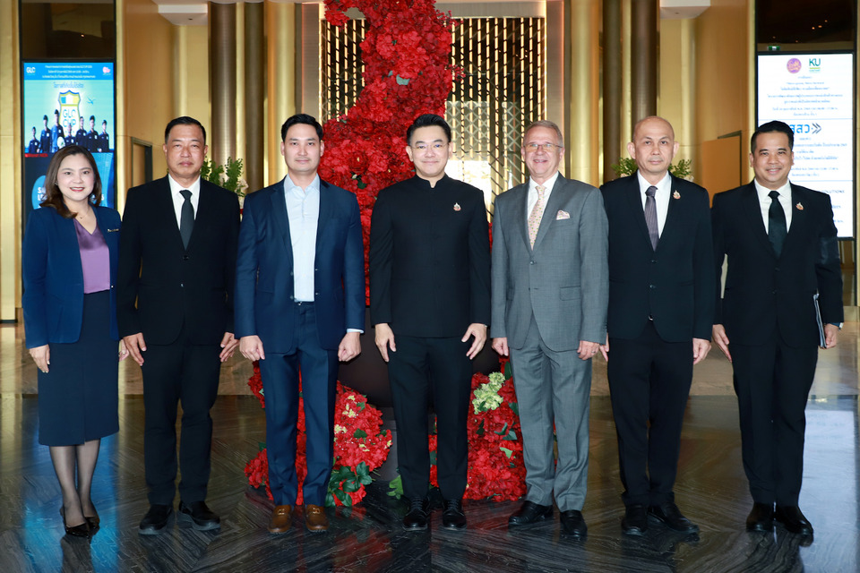 Move green Move forward โลจิสติกส์สีเขียว ทางเลือกเพื่ออนาคต