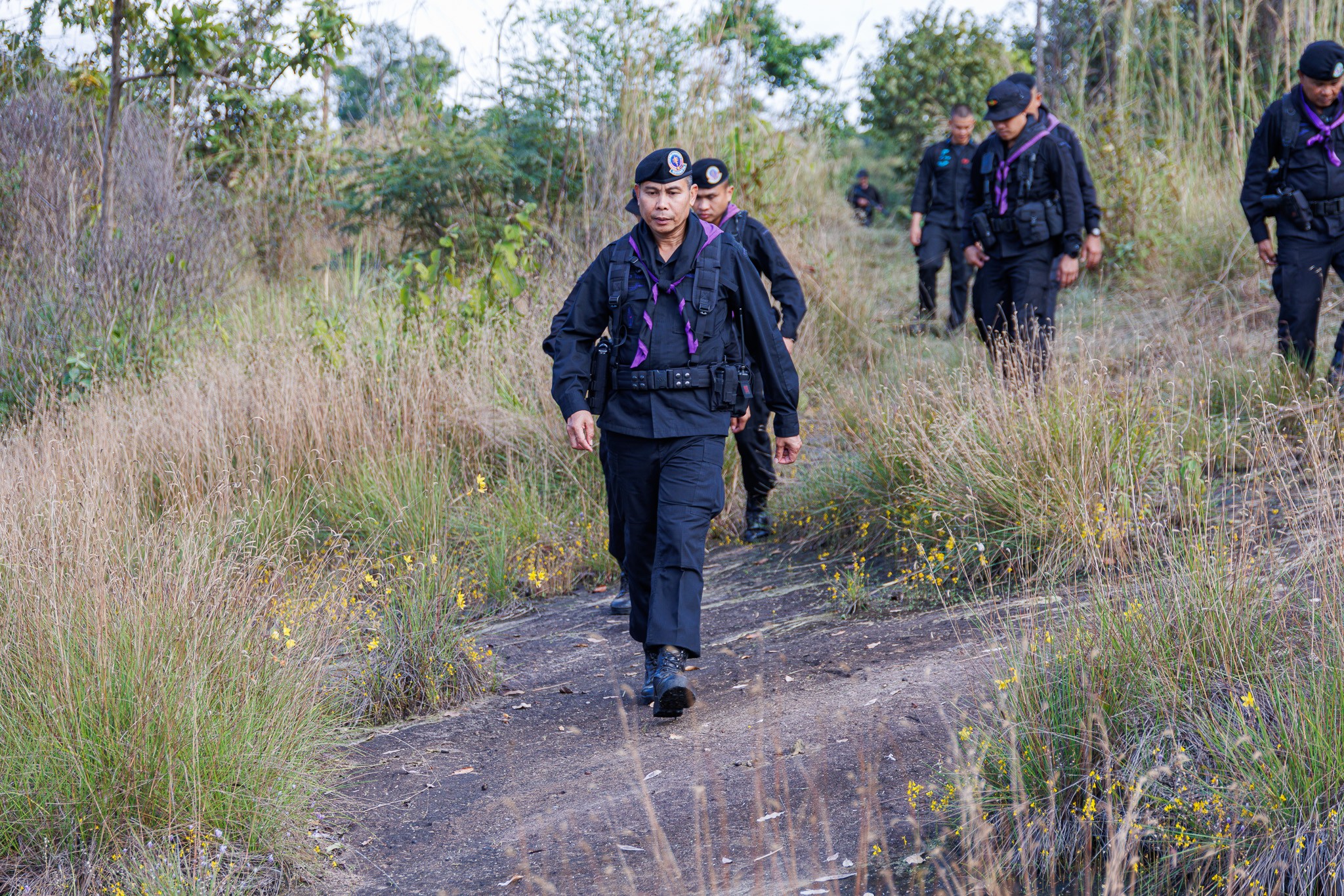 หน่วยเฉพาะกิจกรมทหารพรานที่ 23 นำกำลังพลเดินเท้าลาดตระเวนตรวจภูมิประเทศชายแดนไทย – กัมพูชา ในพื้นที่รับผิดชอบ อำเภอน้ำขุ่น