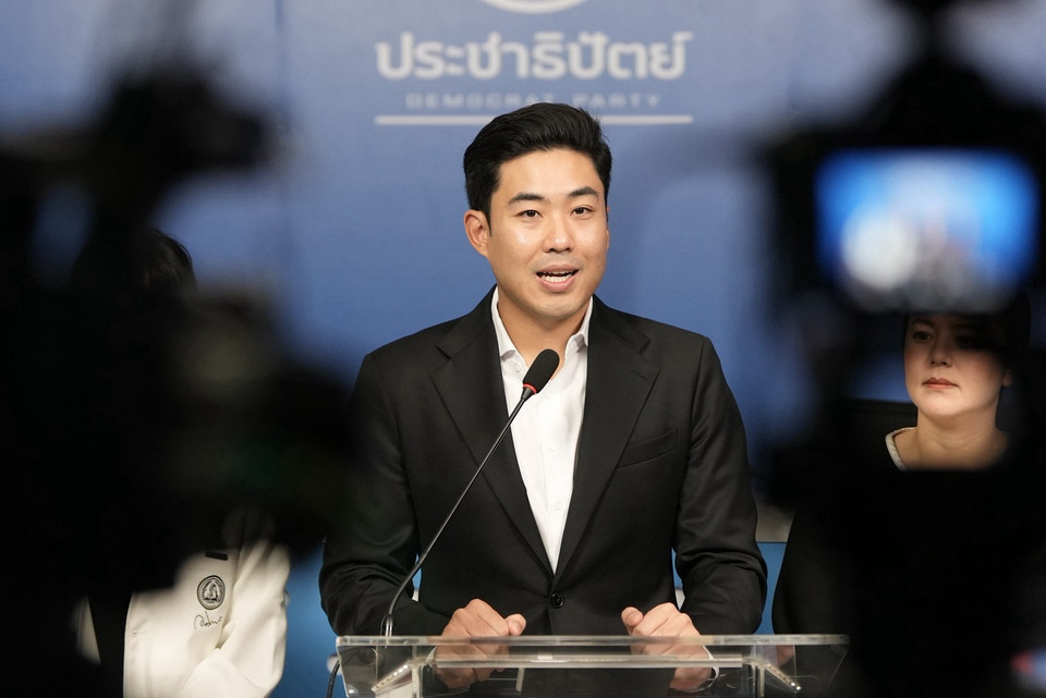ประชาธิปัตย์ เปิดเกมลุยฮั้ว สว. ตั้งทีมกฎหมายจับตา กกต.-ดีเอสไอ ขู่เอาผิดหากดึงเช็งหรือสั่งไม่ฟ้อง