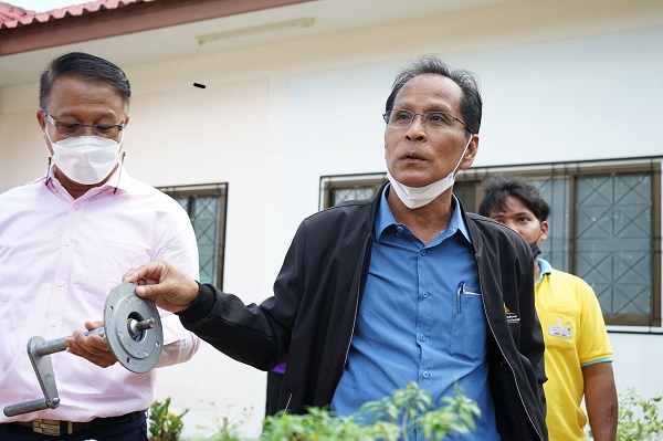 แขวงทางหลวงชนบทตรัง ลงพื้นที่ตรวจสอบติดตั้งระบบไฟฟ้าแสงสว่าง ชนิดไฮแมส