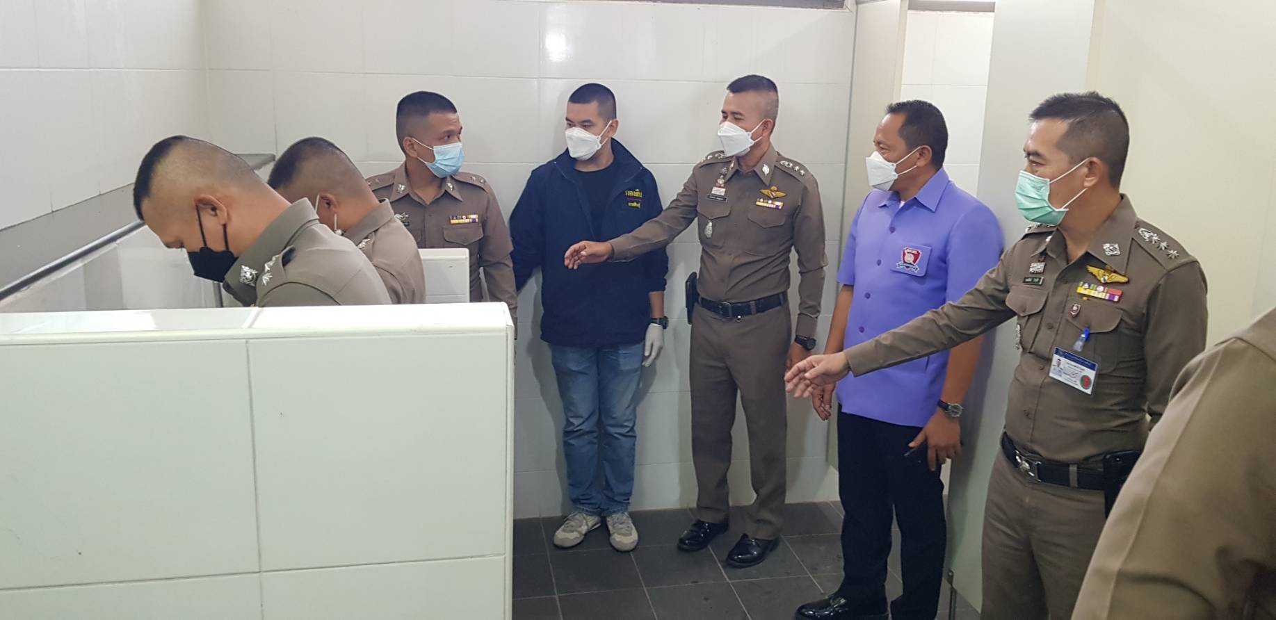 กาฬสินธุ์ ปูพรมตรวจปัสสาวะตำรวจหาสารเสพติดทุกโรงพักแบบโปร่งใส