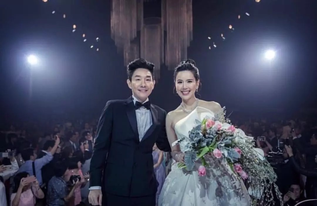 รักแท้มีอยู่จริง  'บอย อนุวัฒน์'  โพสต์ซึ้งปนฮาถึง 'เจี๊ยบ พิจิตตรา' ในวันครบรอบแต่งงาน 