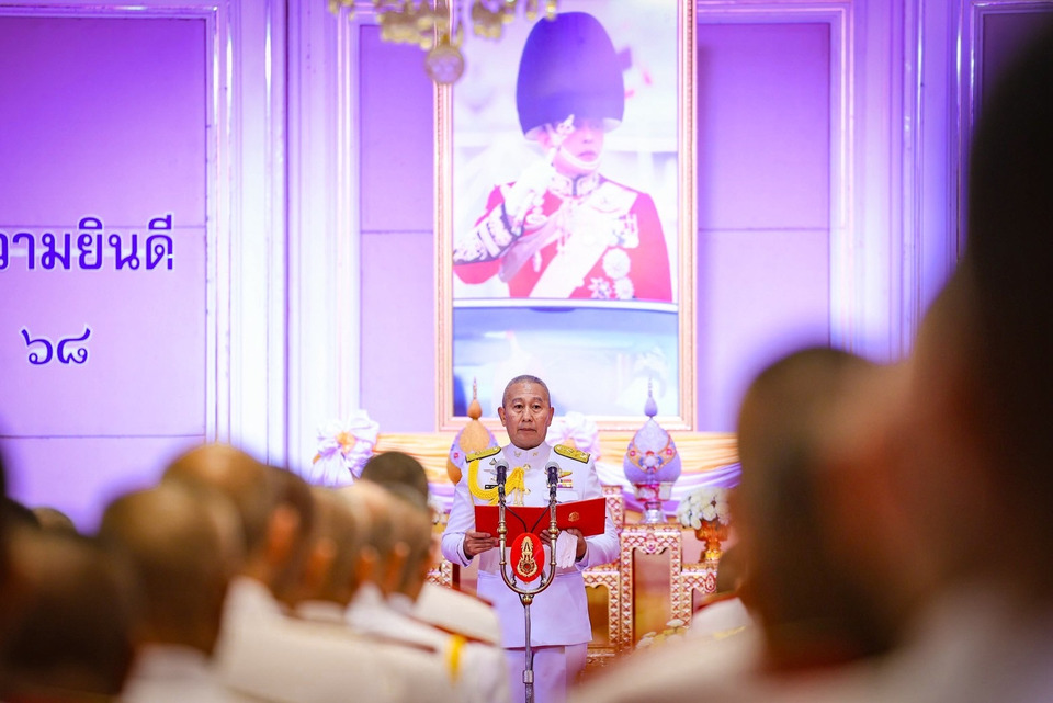 ผบ.ทบ.นำนายทหารชั้นนายพลกองทัพบกที่ได้รับพระราชทานยศสูงขึ้น ถวายสัตย์ปฏิญาณตน 