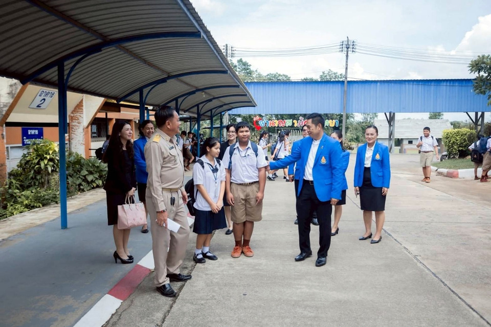 ก.ต.ป.น.ลงนิเทศ “ชำนาญสามัคคีวิทยา” ดันคุณภาพผู้เรียนสู่ศตวรรษที่ 21