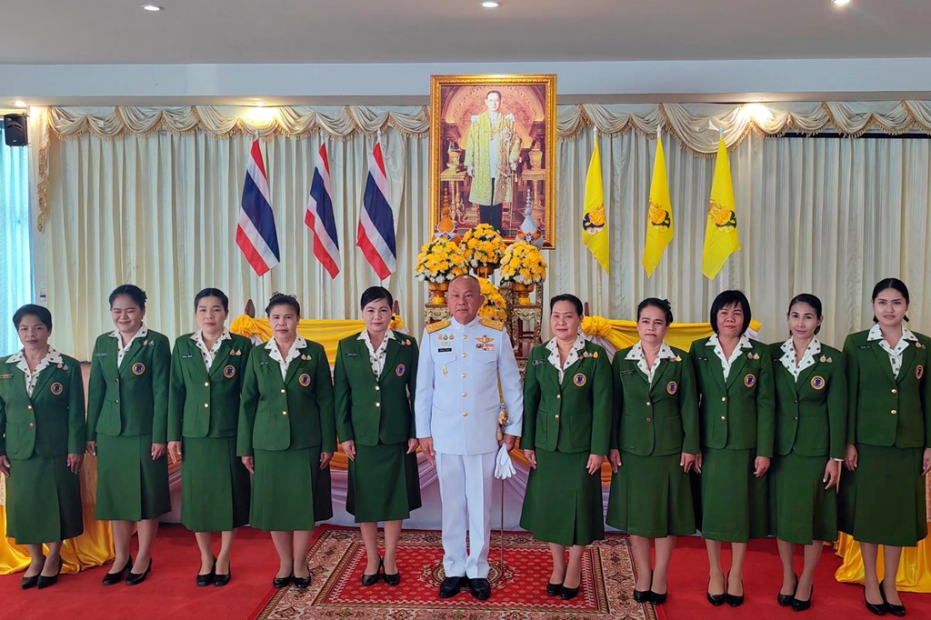 มทบ.25 จัดพิธีวางพานพุ่ม และถวายบังคม เนื่องในวันคล้ายเฉลิมพระชนมพรรษาในหลวง ร.9 วันชาติ และวันพ่อแห่งชาติ