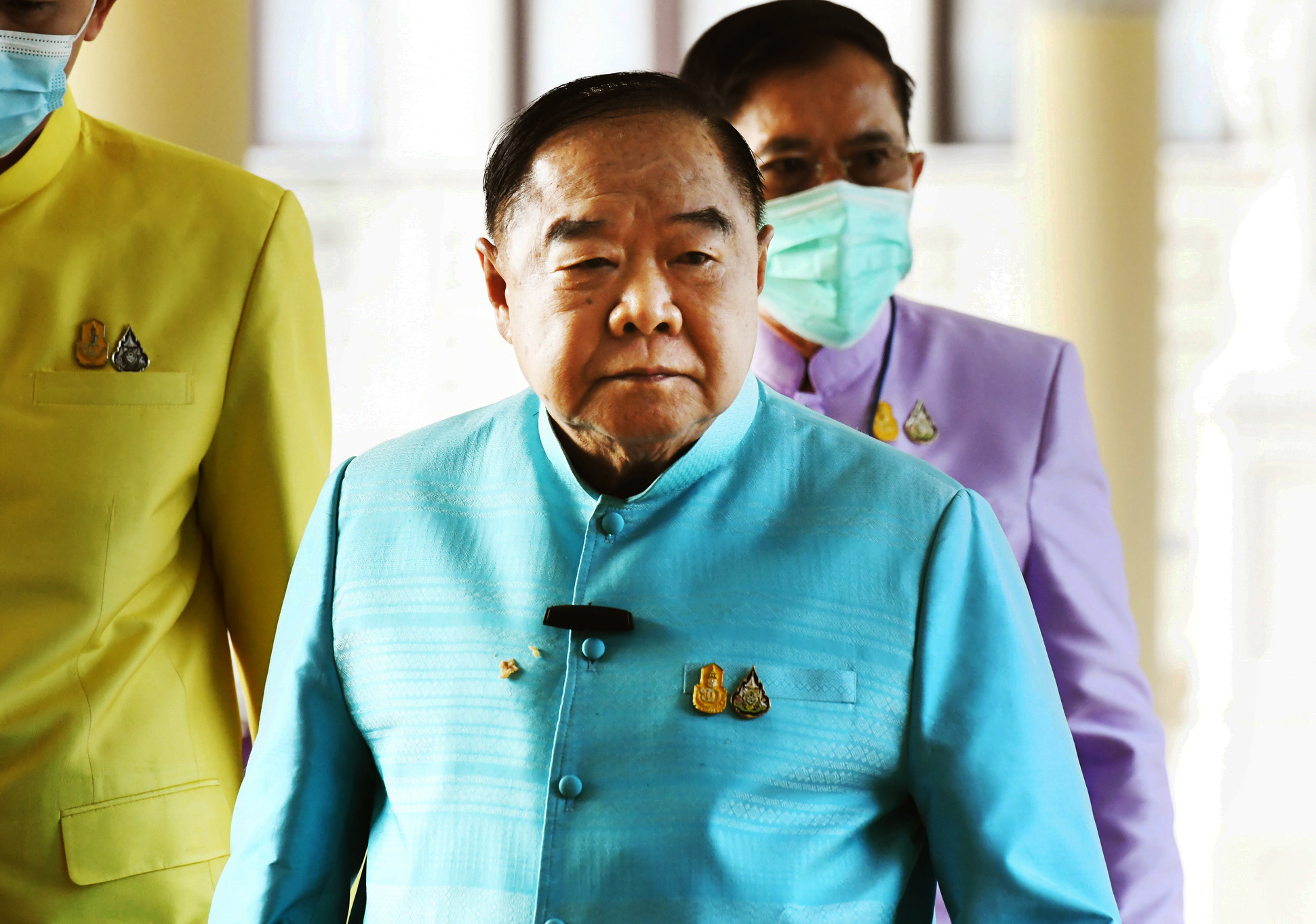 “ประวิตร” เผย “สุชาติ” ยื่นลาออกเอง พ้น "กก.บห.พปชร.”แล้ว