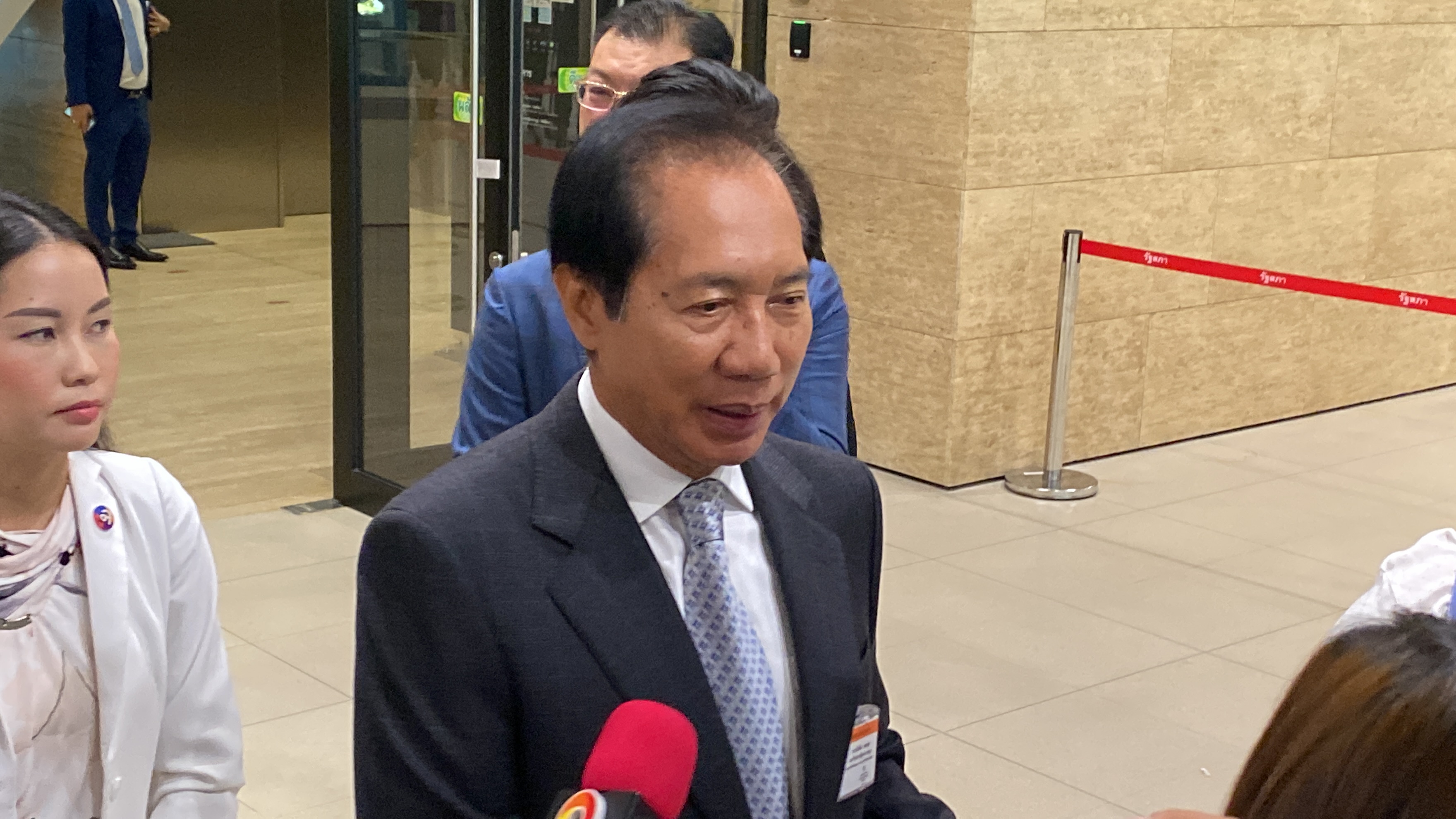 “โภคิน” ปัดตอบ “ควบรวมพรรค” ลั่น แม้แต่ระบบเลือกตั้งก็มุ่งเอาผลประโยชน์ของพรรคเป็นหลัก