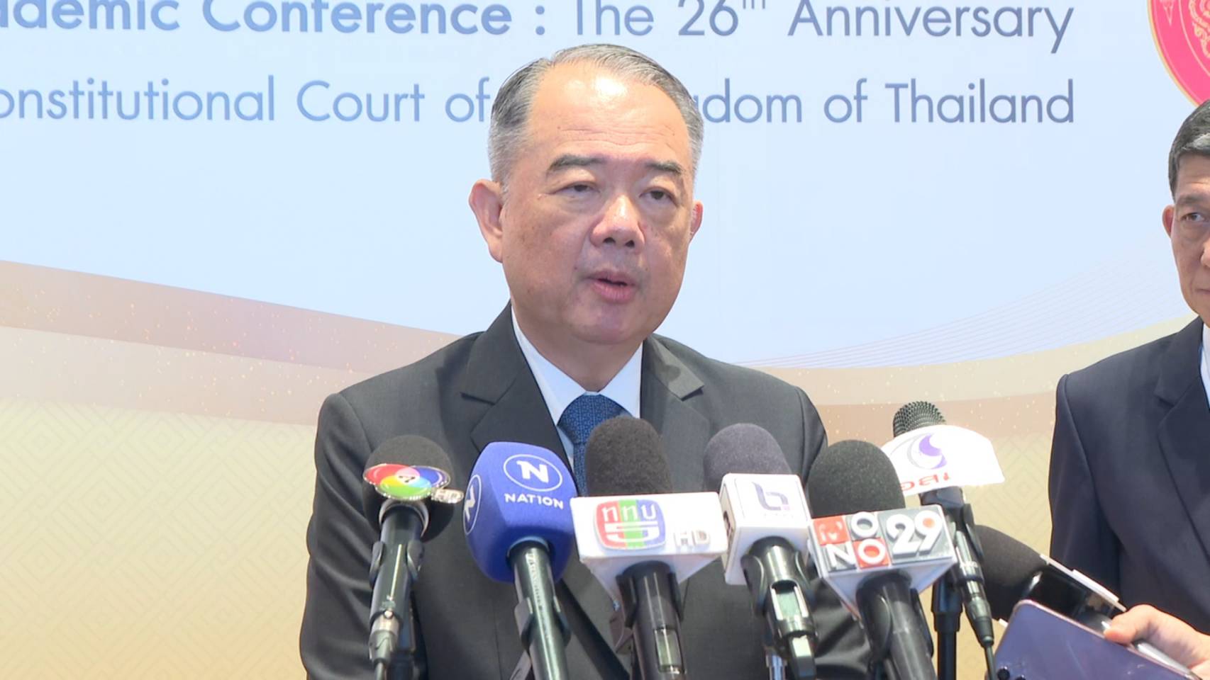"นครินทร์" ยันศาลรธน.ไม่มีธงพิจารณาคดี ชี้ออกได้แค่ขัด-ไม่ขัดรธน.ไม่มีตรงกลาง เผยคำร้องสภาฯตีความประชามติแก้รธน.ถึงมือแล้ว ถก17เม.ย.นี้