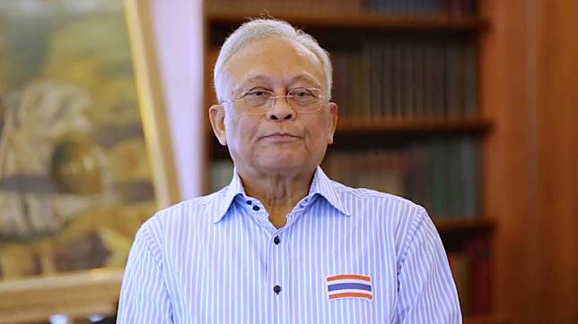 “สุเทพ” เตือน นศ.แฟลชม็อบ ชุมนุมด้วยความระมัดระวัง อย่าทำผิดกม.  
