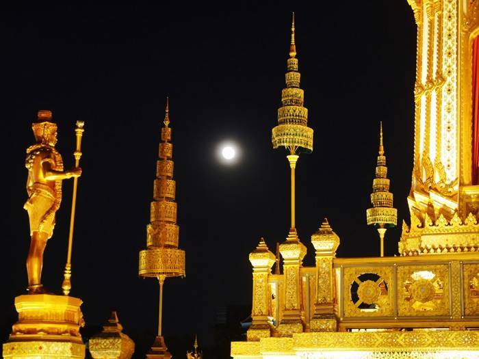 ยลพระเมรุมาศ สมมติเทวพิมาน