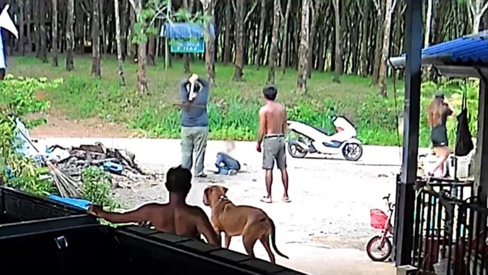 โหดกลางตราด! หนุ่มกระหน่ำตีลุงวัย 61 ลากขึ้นซาเล้งทิ้งสระน้ำ ตำรวจเร่งล่าตัว