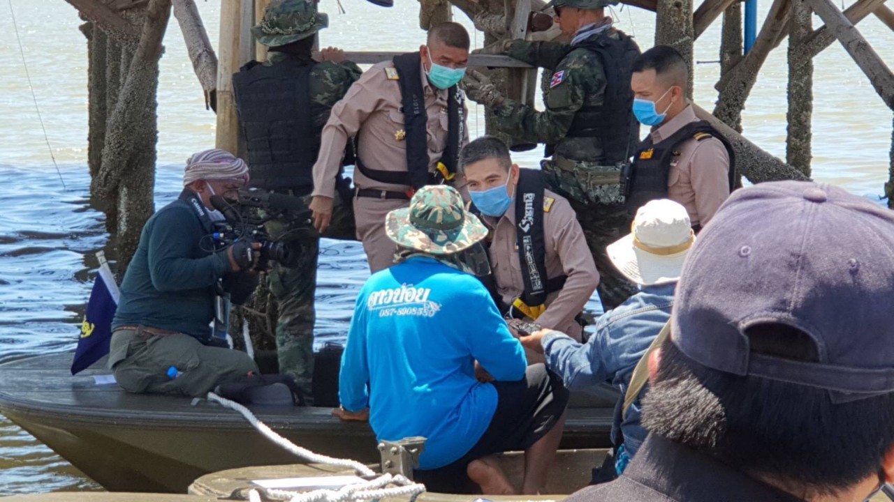 ผู้บัญชาการทหารเรือ ลงพื้นที่จังหวัดสุราษฎร์ธานีติดตามการแก้ไขปัญหาการบุกรุกพื้นที่สาธารณะอ่าวบ้านดอน 