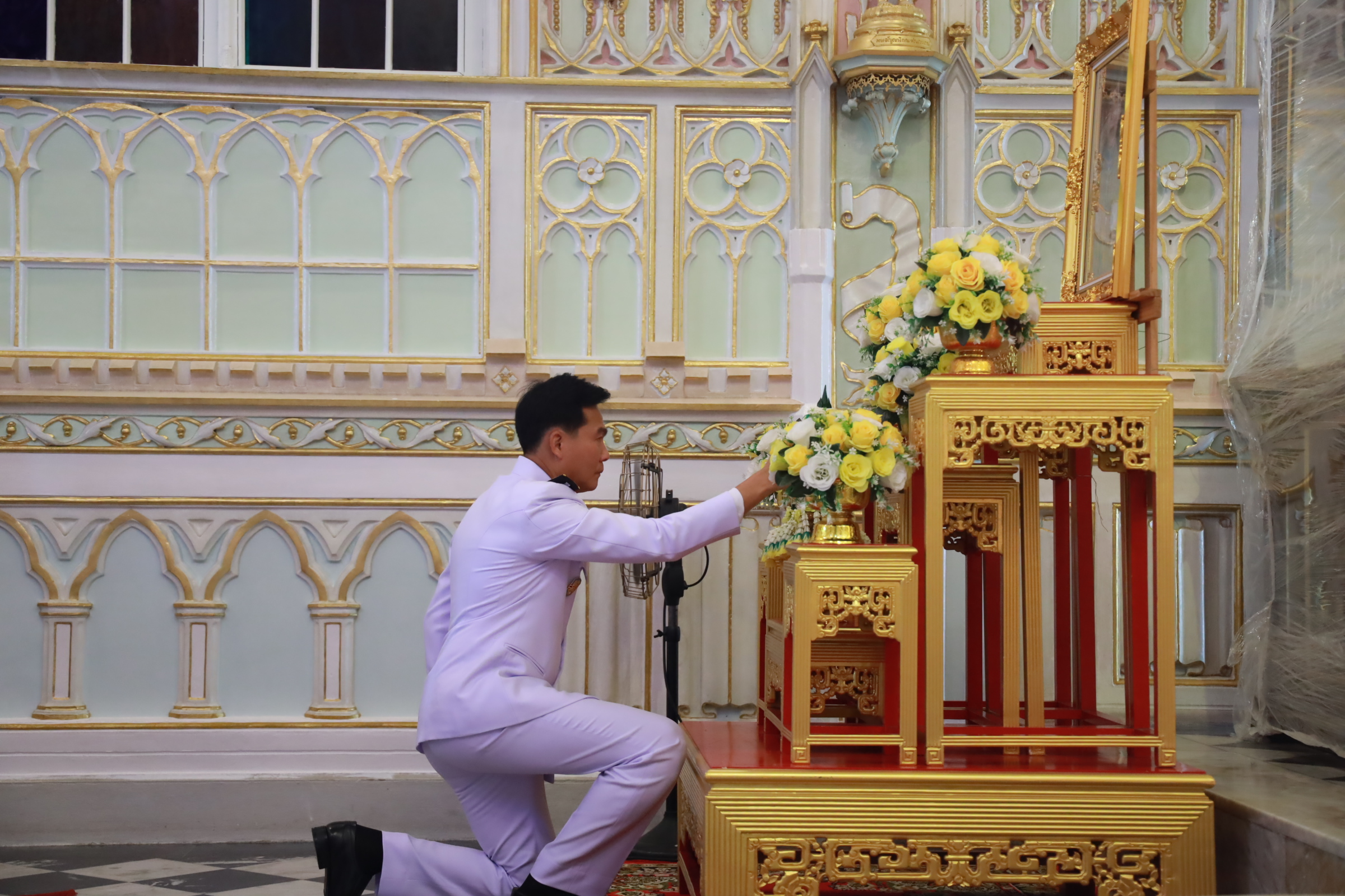 ผู้ว่าฯอยุธยาอัญเชิญเทียนพรรษาพระราชทานแก่ 7 วัดพระอารามหลวงบูชาพระรัตนตรัยอุทิศถวายเป็นพุทธบูชา 