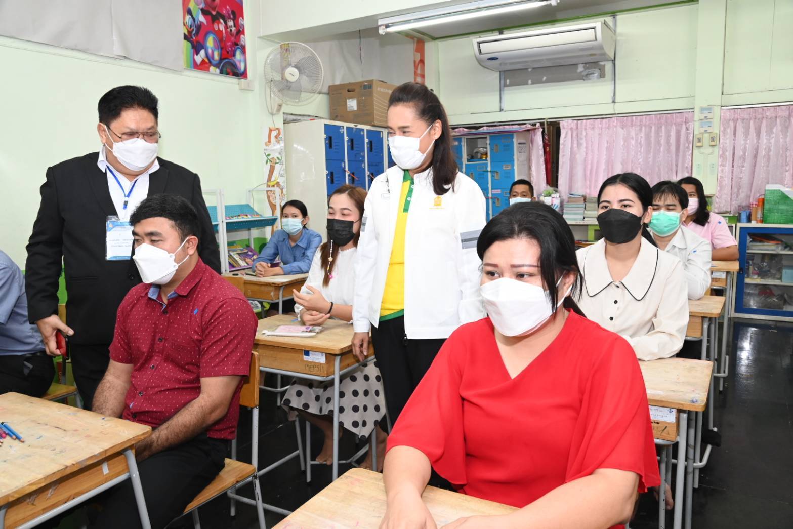 "ครูโอ๊ะ"ตรวจเยี่ยมสนามสอบครูผู้ช่วย จ.กำแพงเพชร ย้ำไม่มีเด็กเส้น ลั่นหากพบเรียกเงินแจ้งครูโอ๊ะได้ทันที