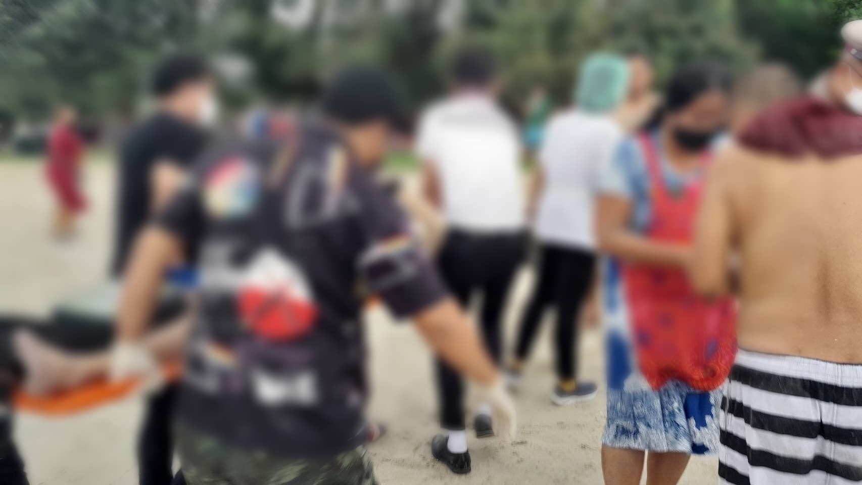 สลด!แพทย์หนุ่ม ถูกคลื่นทะเลระยองกลืนร่าง เพื่อนช่วยขึ้นมาได้แต่ไม่ทันเสียชีวิต